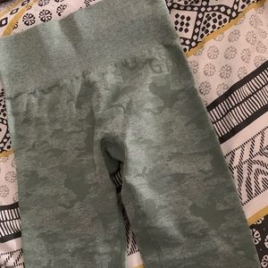 Gymshark camo seamless leggings sage green small